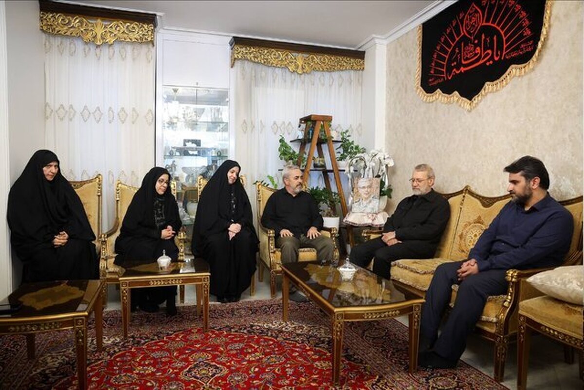 دیدار علی لاریجانی با خانواده شهید سپهبد باقری
