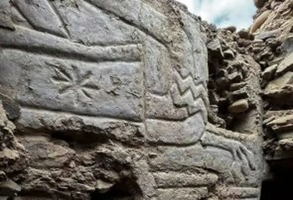 کشف نقاشی دیواری سه بعدی رنگی ۴ هزارساله در پرو