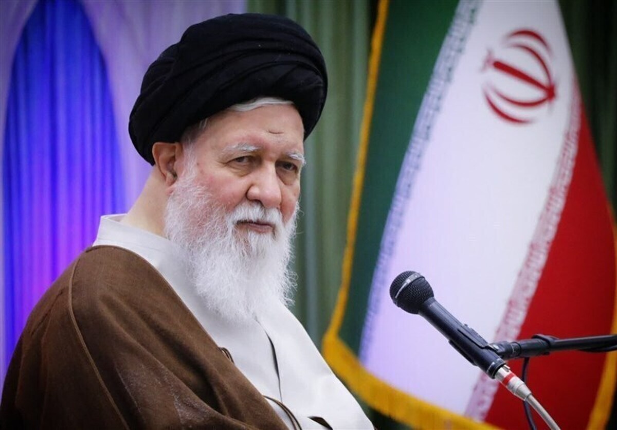 علم‌الهدی: دست دادن و لبخند زدن به آمریکا نتیجه ندارد