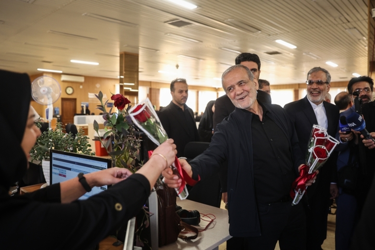 پزشکیان: سیاست ما باید حفظ وحدت با همسایگانمان باشد