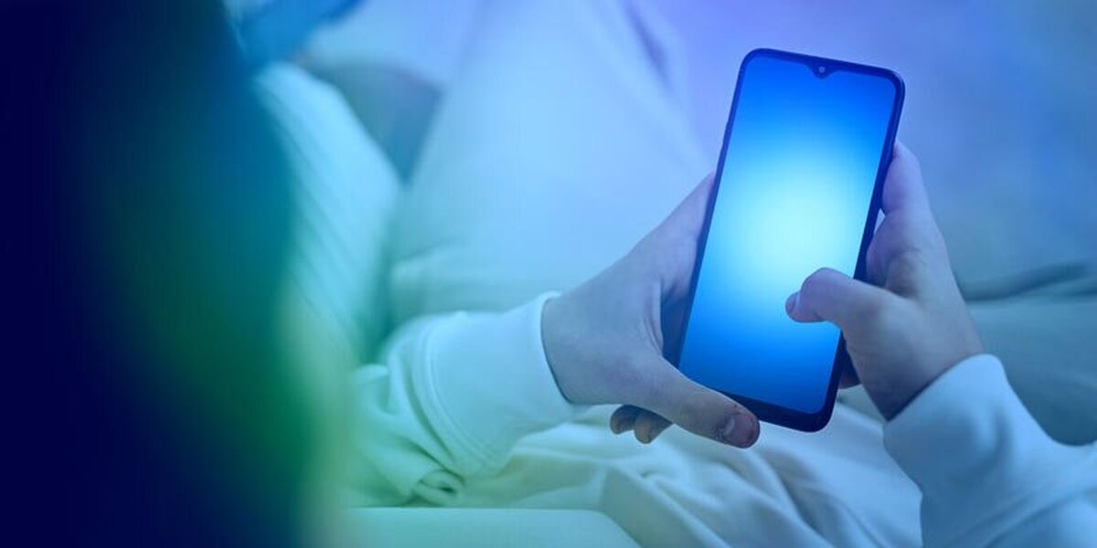 نور آبی موبایل؛ دشمن پنهان خواب عمیق و آرام شبانه