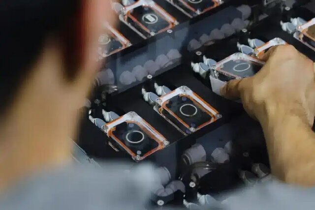 سبقت خاموش «سینکرون» از «نورالینک»