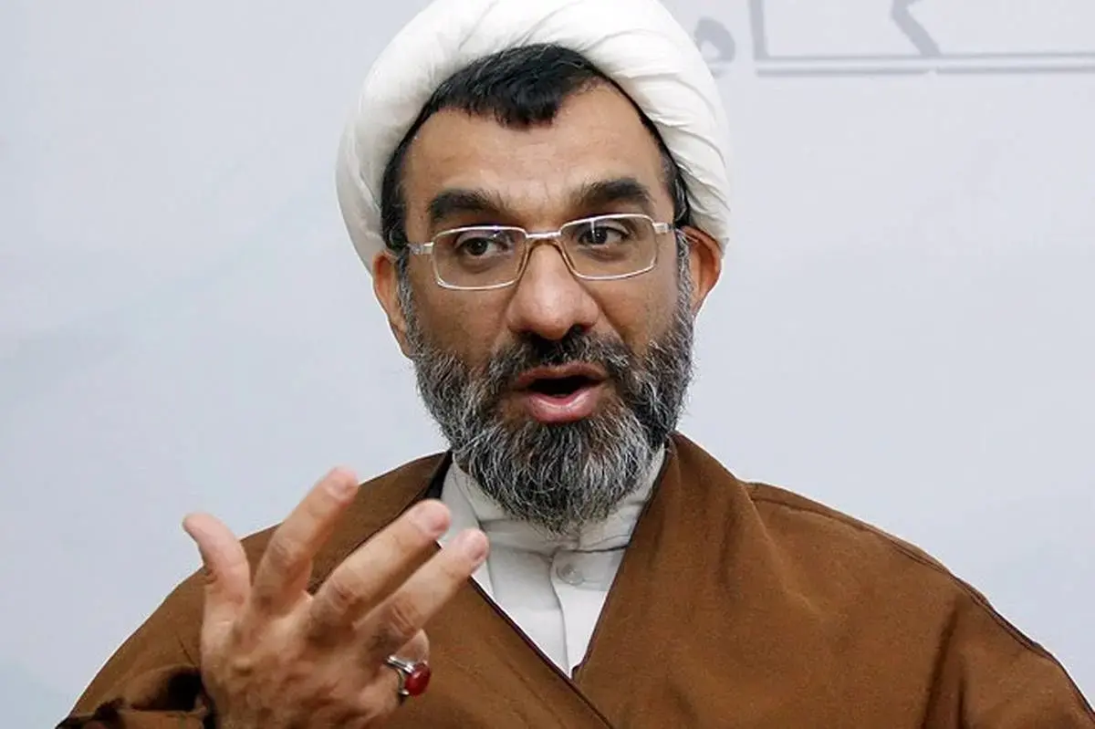 خسروپناه: هر کسی به سرنای تفرقه بدمد اگر منافق نباشد، قطعاً جاهل است