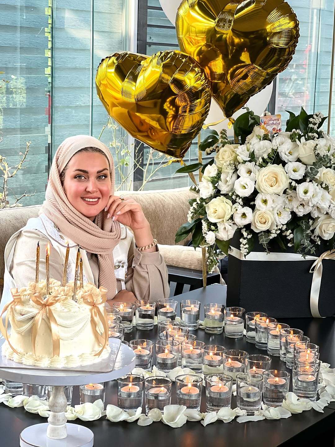 جشن تولد همسر پدرام کریمی مجری معروف در یک کافه لاکچری