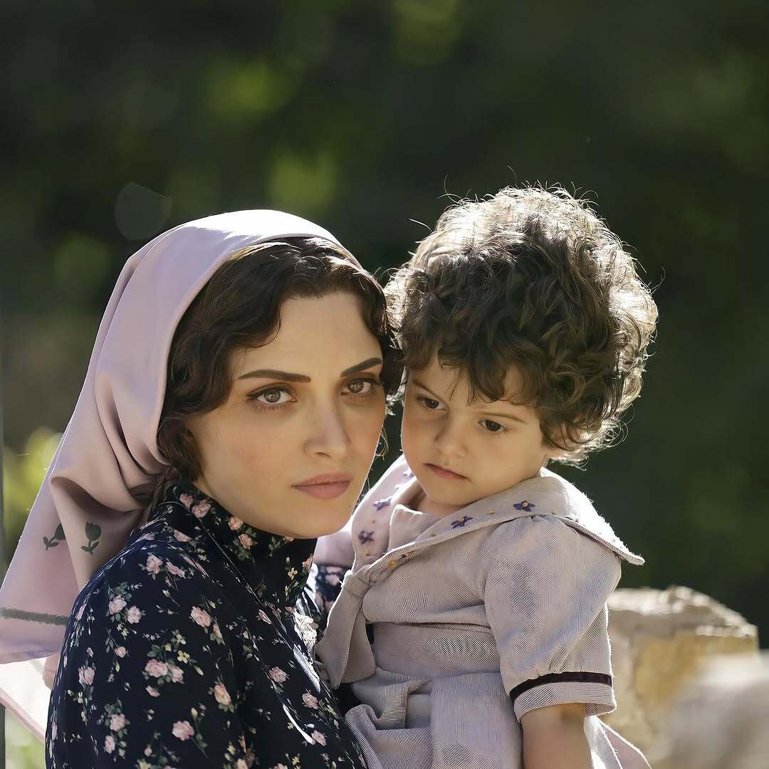 عکس/ بهنوش طباطبایی در سریال «سووشون»؛ یک عکس مادر و دختری