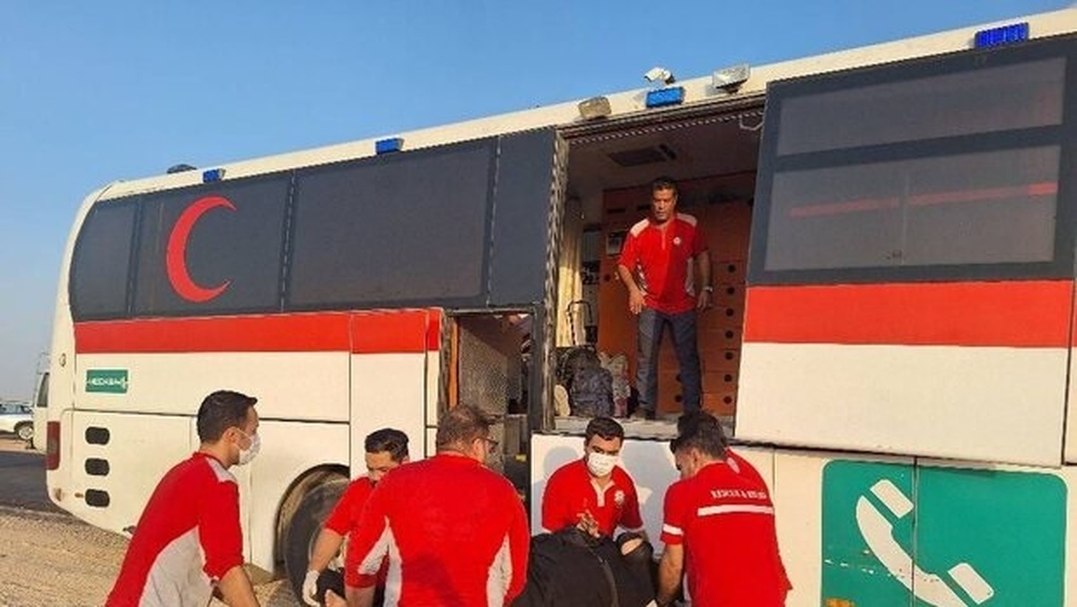 انحراف اتوبوس حامل زائران ایرانی؛ ۴۳ نفر مصدوم شدند