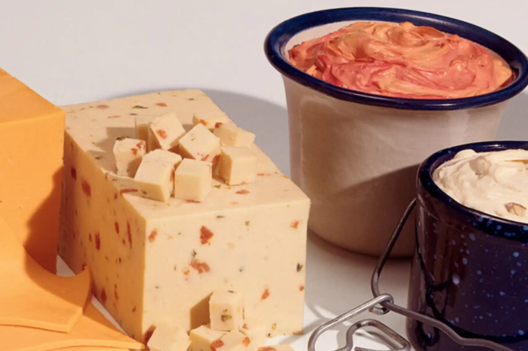 تفاوت پنیر طبیعی با پنیر پروسس