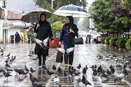 هواشناسی ۱۴۰۴/۰۵/۲۶/ رگبار و رعد و برق در ۶ استان / هوا گرمتر می‌شود