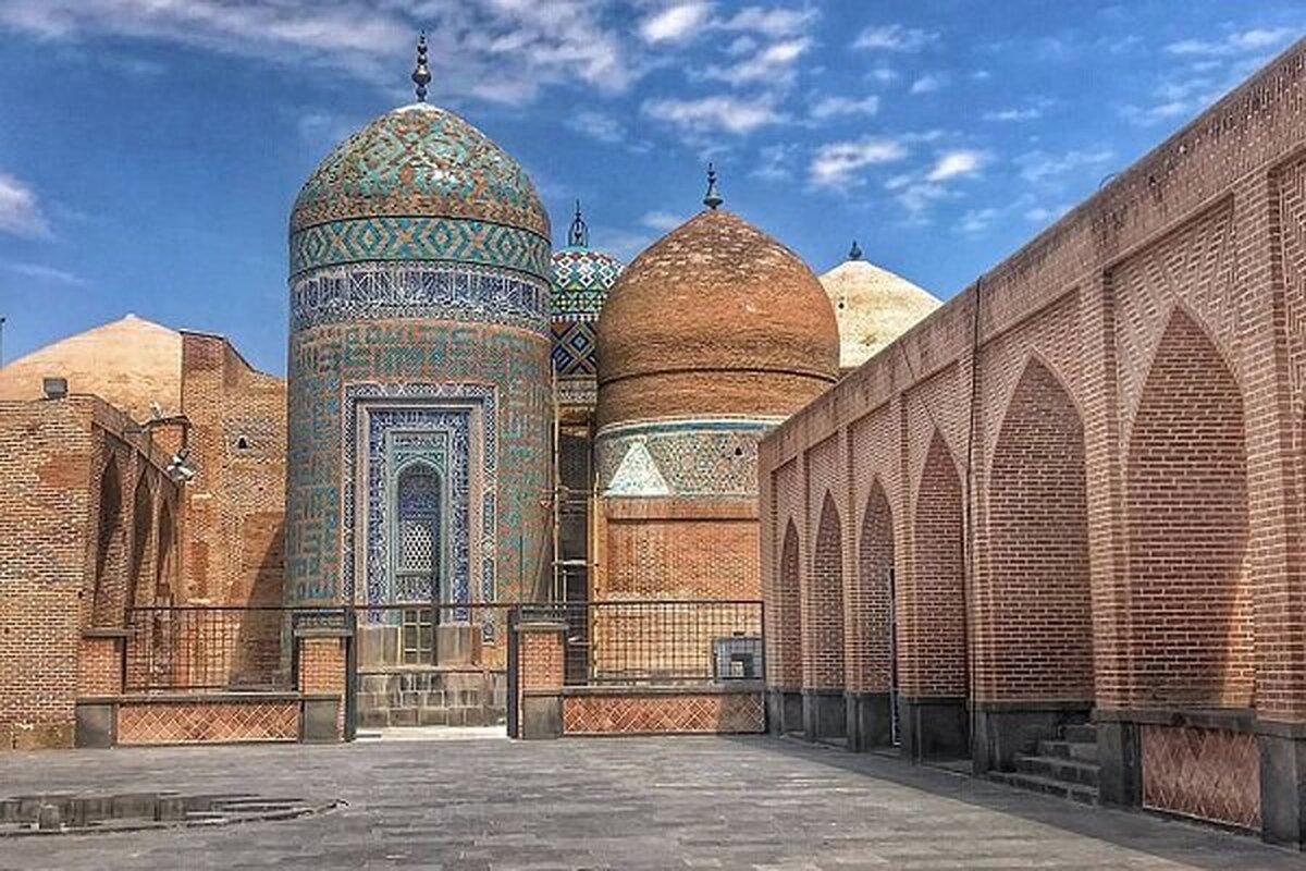 ریزش کاشی‌های مجموعه شیخ‌صفی به دلیل نواختن طبل کذب است