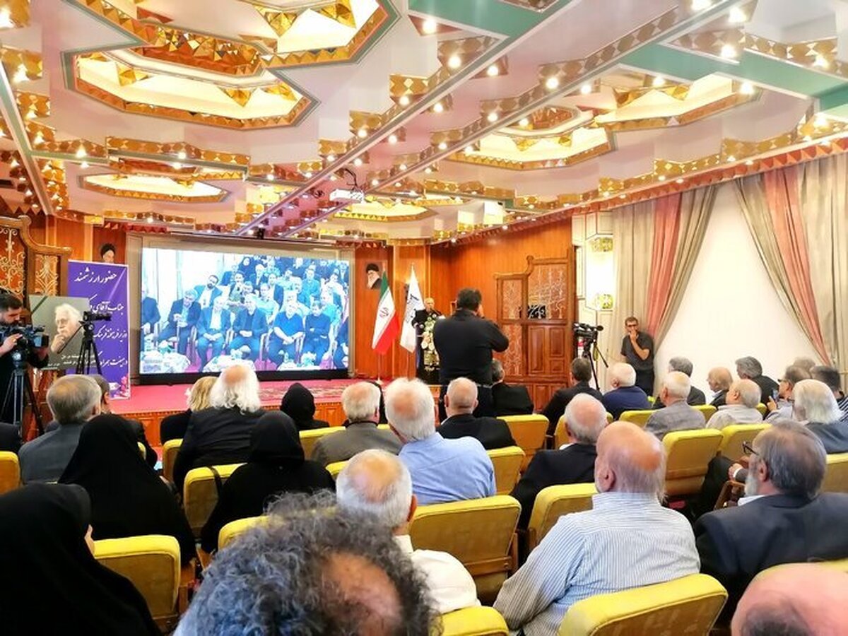 ظریف: عشق به ایران در آثار فرشچیان موج می‌زند