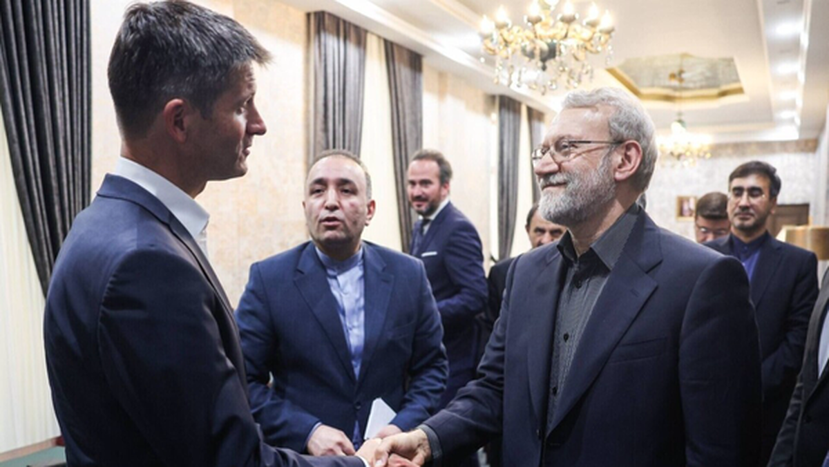 مقام سوئیسی حامل پیام آمریکا به تهران