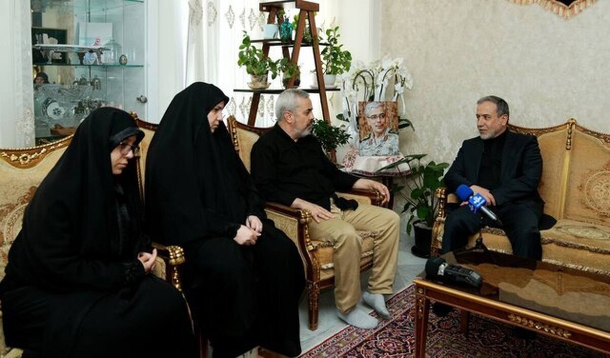 در دیدار عراقچی با خانواده شهید باقری چه گذشت؟