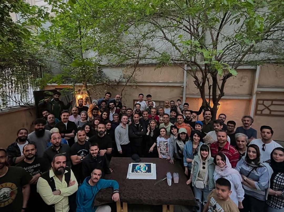 جشن صمیمانه عوامل تاسیان بعد از اتمام سریال