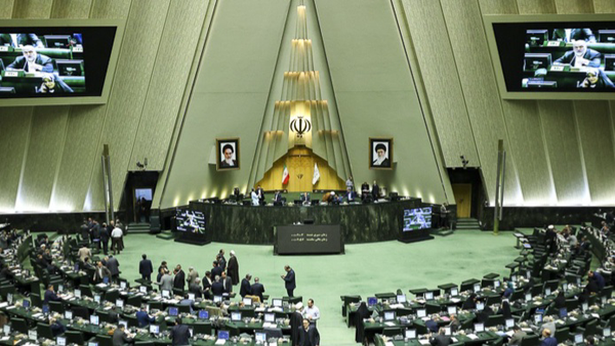 وزارت خارجه مکلف به تهیه بانک اطلاعات ایرانیان خارج از کشور شد