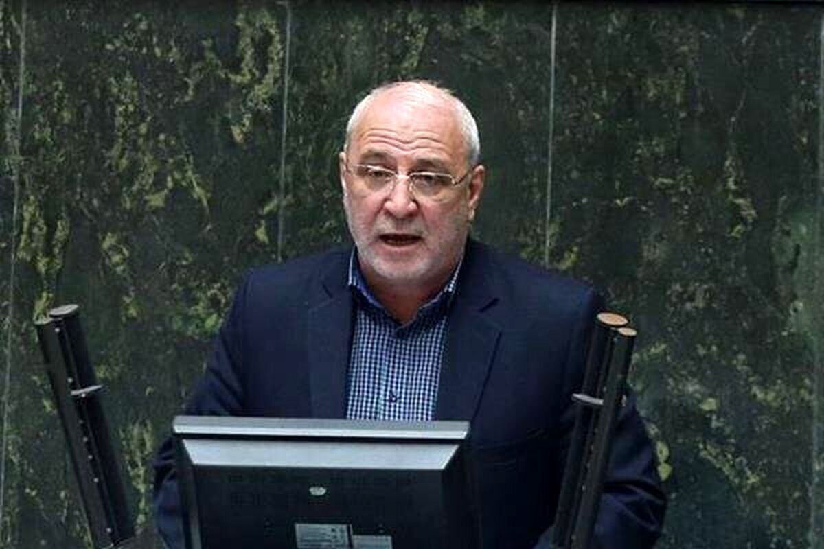 حمله حاجی‌دلیگانی به عراقچی: دشمن زیر میز زد و به ایران حمله کرد بعد شما ناز آنها را می‌کشید؟