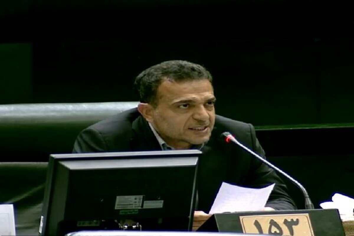 صوفی: رئیس‌جمهور دستور پرداخت فوق‌العاده خاص همه کارکنان را صادر کند