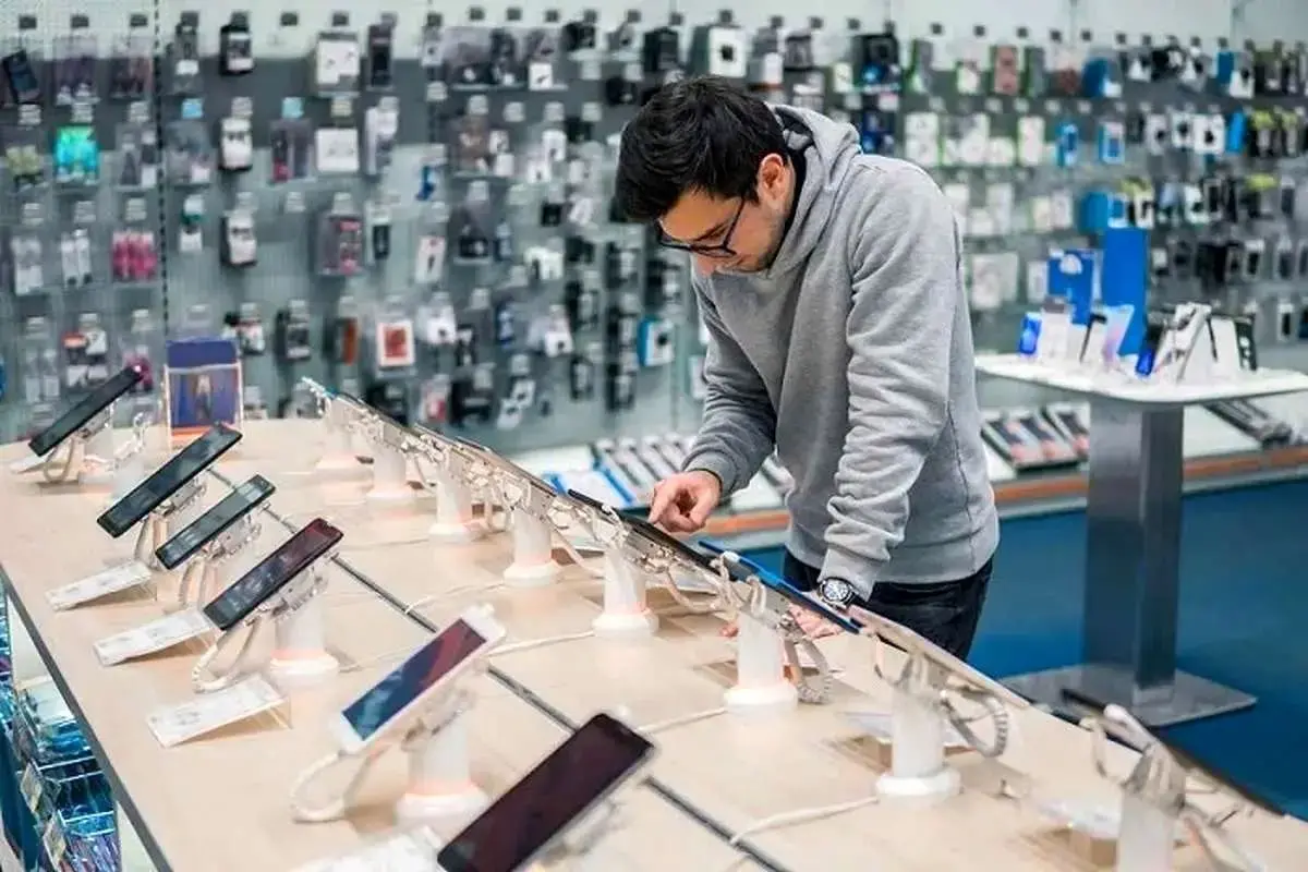 تاثیر جنگ ۱۲ روزه در بازار موبایل تهران ‌