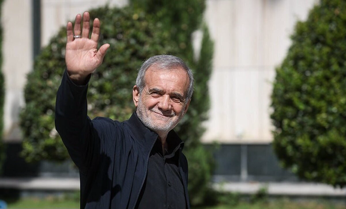 پزشکیان وارد زنجان شد