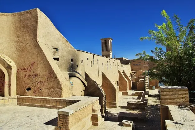 نقش اجاره خودرو در سفر به یزد نقش اجاره خودرو در سفر به یزد