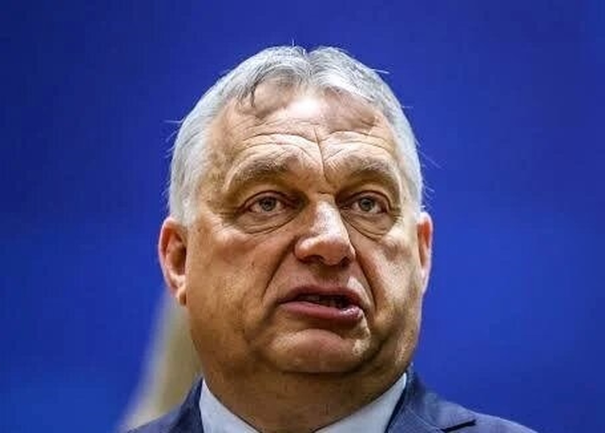 اوربان: فون درلاین استعفا دهد