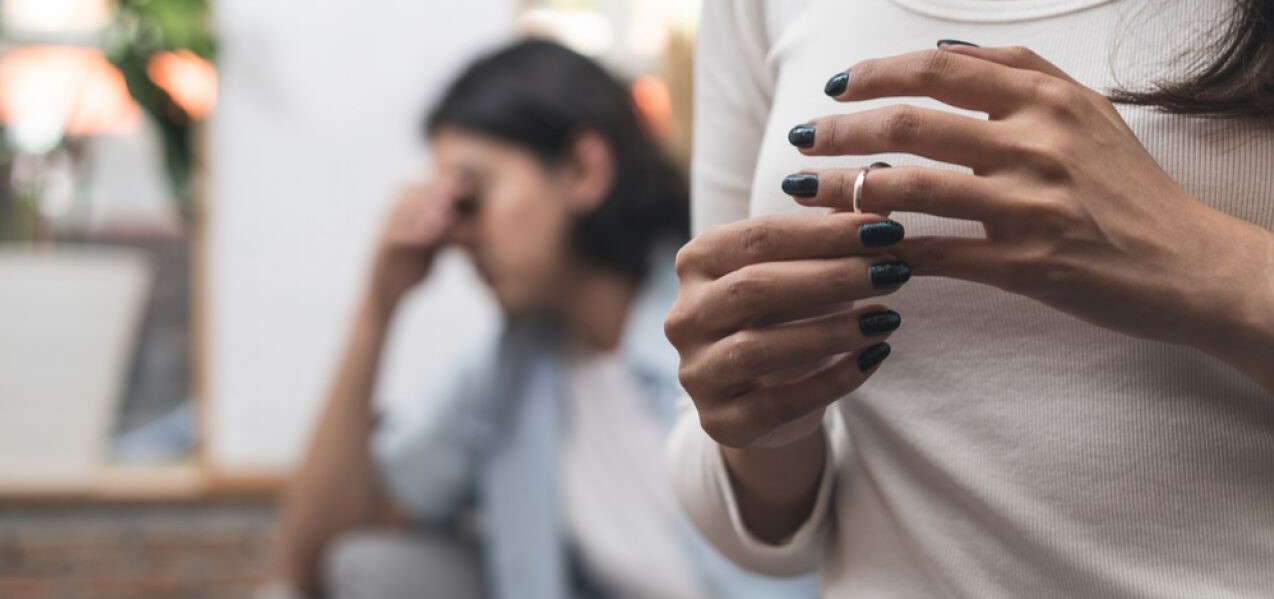 دلایلی که باعث طلاق از طرف زن می‌شوند