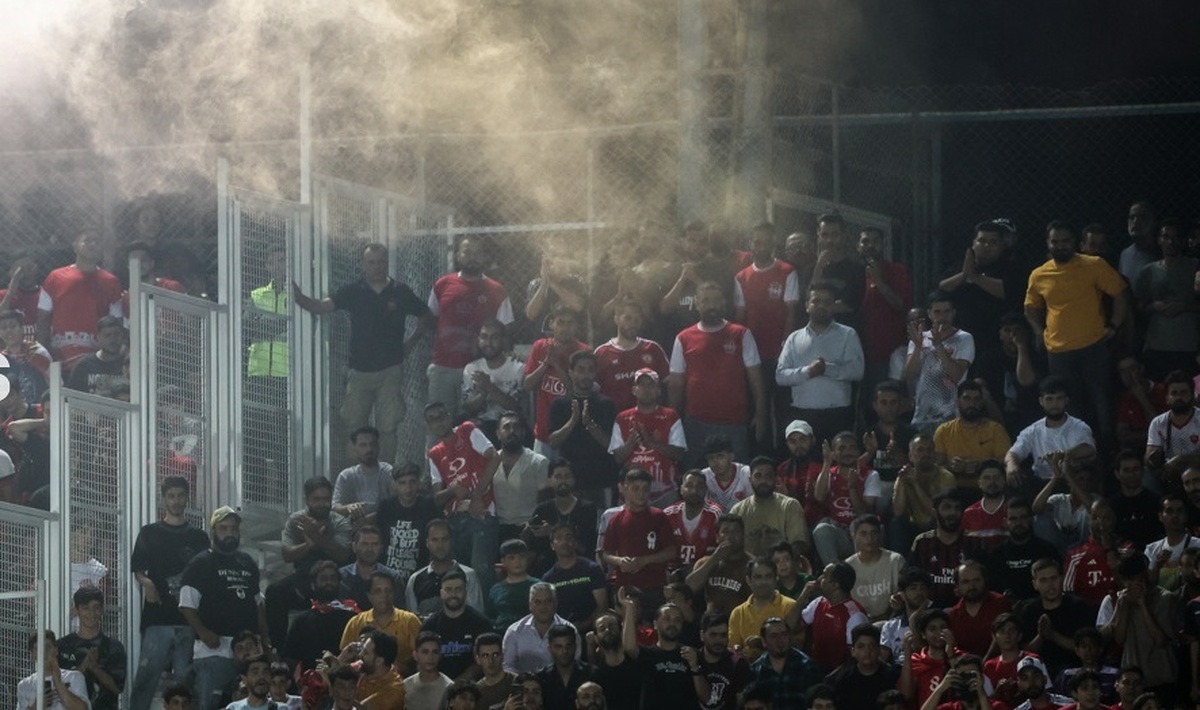 اعتراض هواداران پرسپولیس به درویش