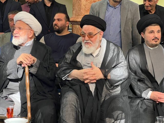 حضور خبرساز خاتمی و کروبی در یک مراسم ختم + عکس حضور خبرساز خاتمی و کروبی در یک مراسم ختم + عکس