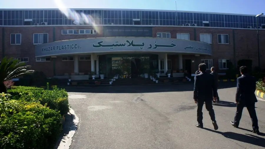 نان به قیمتِ جان در خزر پلاستیک/ کارگران حق اعتراض ندارند