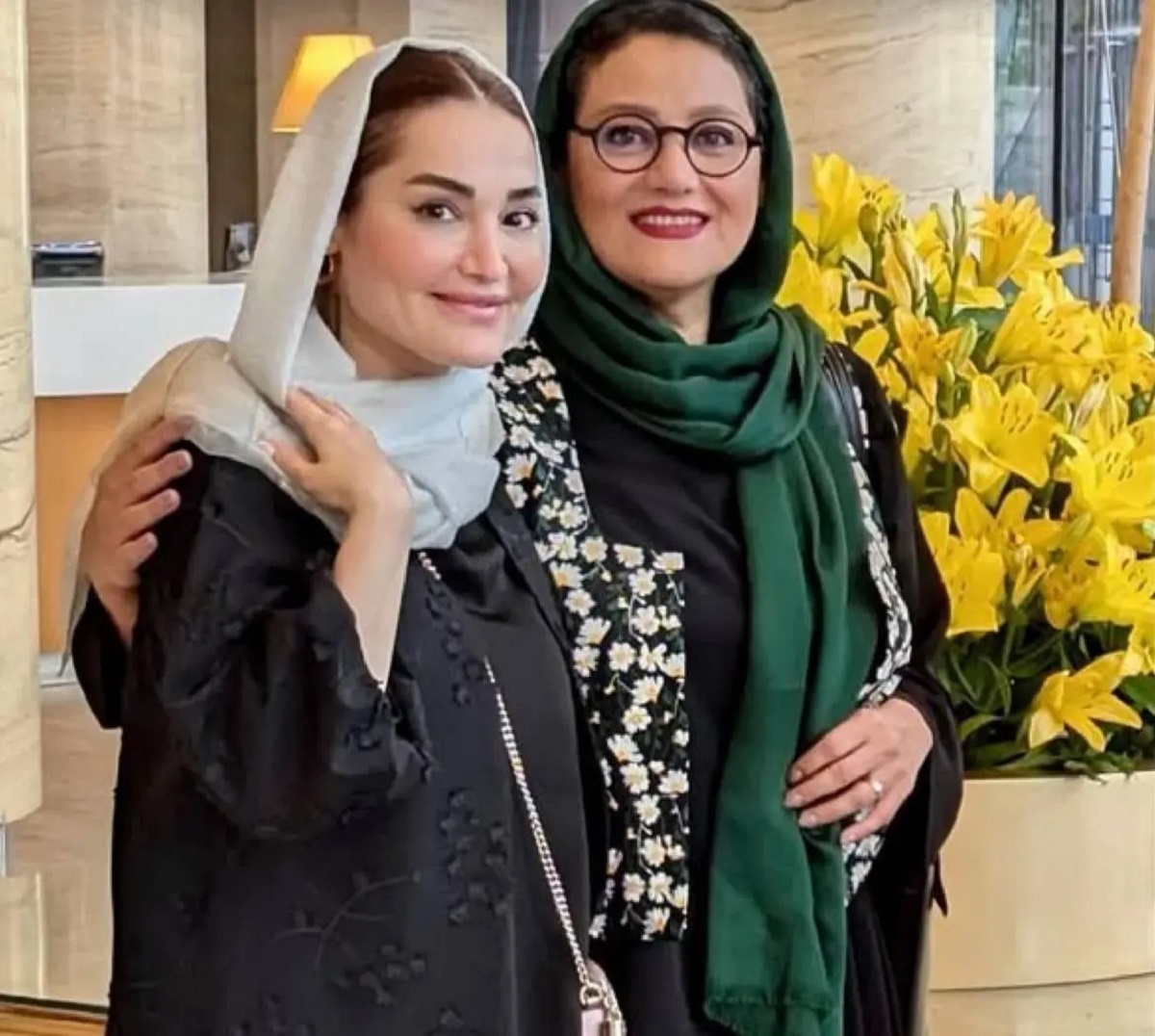 عکس صمیمانه بازیگران نقش سیمین و تارای سریال شغال در پشت صحنه عکس صمیمانه بازیگران نقش سیمین و تارای سریال شغال در پشت صحنه