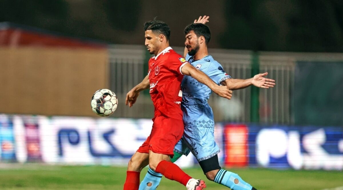 دیوار آبی علیه سبقت علیپور در جدول کفش طلا