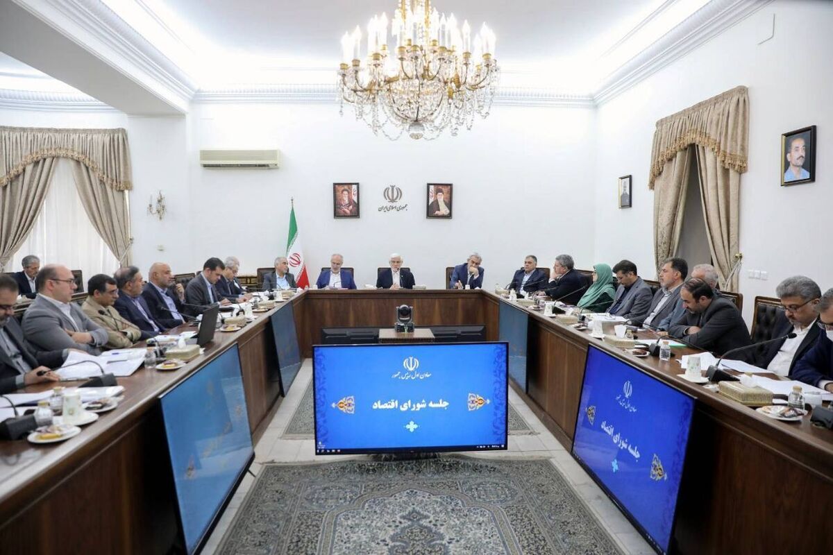 عارف: پیش‌بینی‌های اقتصادی در صورت اجرای مکانیسم ماشه صورت گرفته