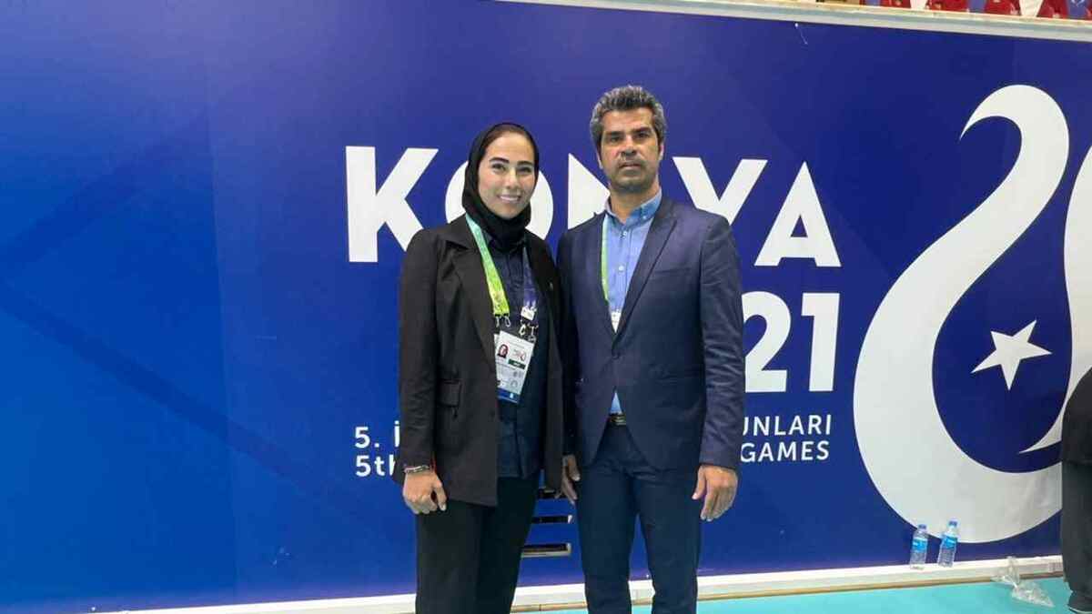 هادی ساعی: خواهرم بهترین مربی آسیا است؛ هرکسی رزومه‌ای بهتر از او دارد، جلو بیاید!