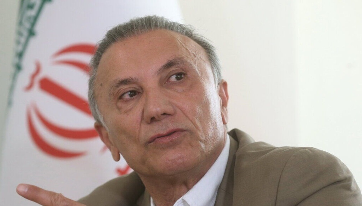 حمید درخشان: پرسپولیس با خوش‌شانسی مقابل سپاهان به برتری رسید