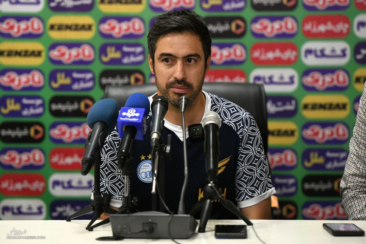 خسرو حیدری: ساپینتو از ما ایرانی‌تر بوده است/ خیلی‌ها ناراحت هستند، چون استقلال تیم خوبی بسته!