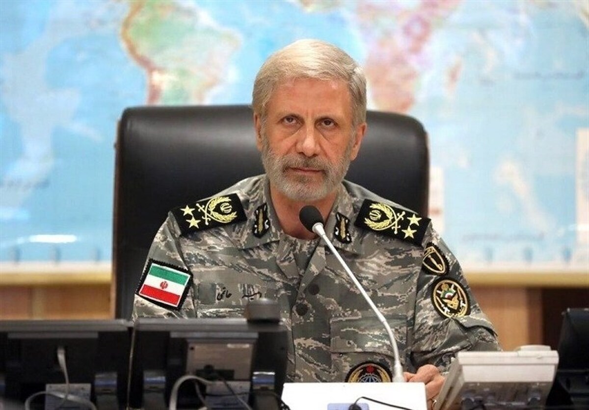 سرلشکر حاتمی: نیازمند ارتش قدرتمندتر برای حفاظت از ملت‌مان هستیم