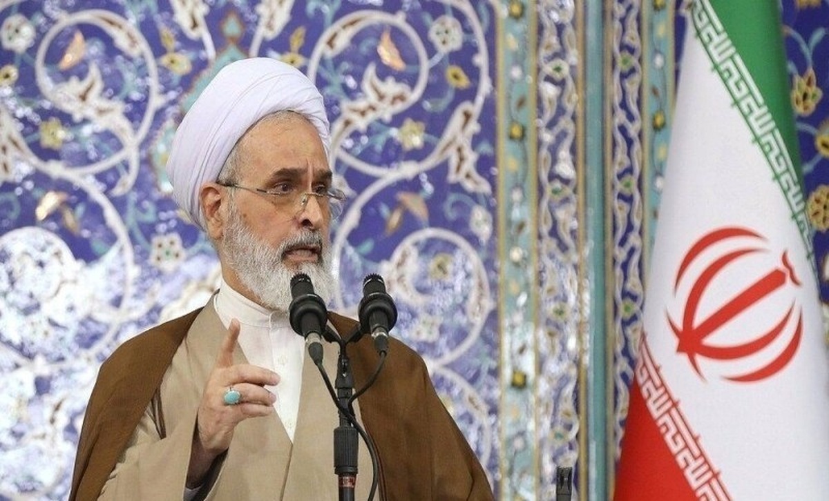 امام جمعه قم: دشمنان می‌گویند نباید موشک داشته باشید