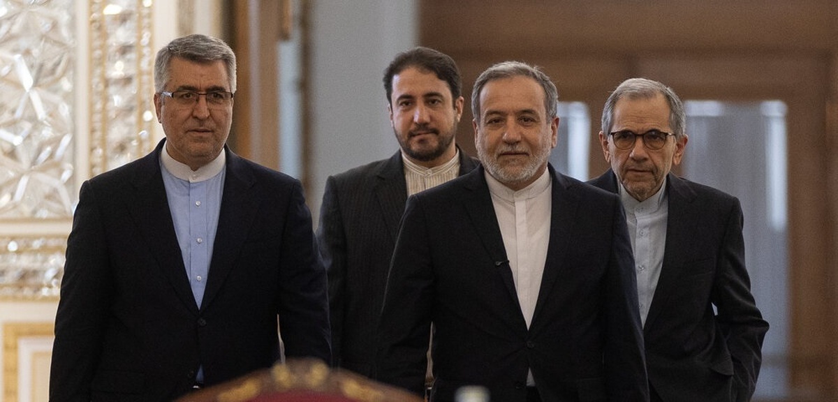 تصاویر/ نشست وزیر امور خارجه با سفرا و روسای نمایندگی خارجی مقیم تهران