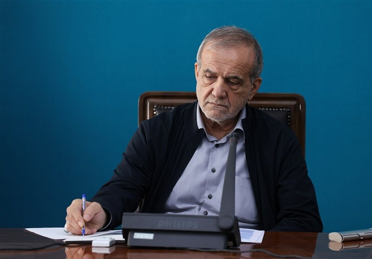 انتقاد رئیس‌جمهور از تعدد مجوز‌ها و رانت ارزی