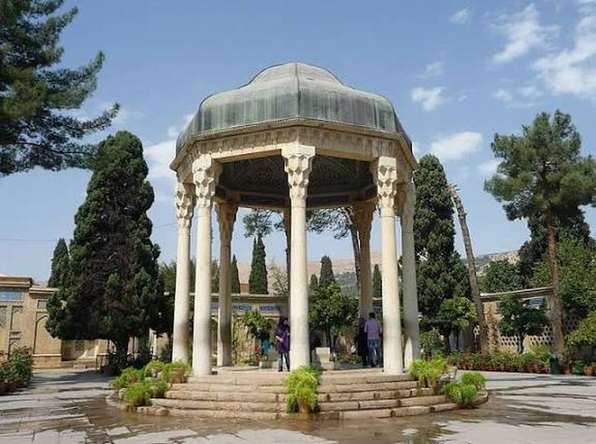 راز نرم‌افزار الهی در آینه‌ی غزل حافظ