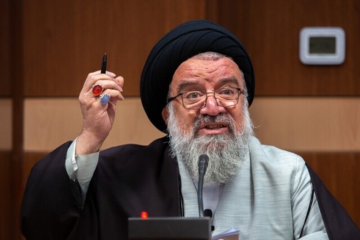 احمد خاتمی: نخواهید توانست بی حجابی را عادی سازی کنید