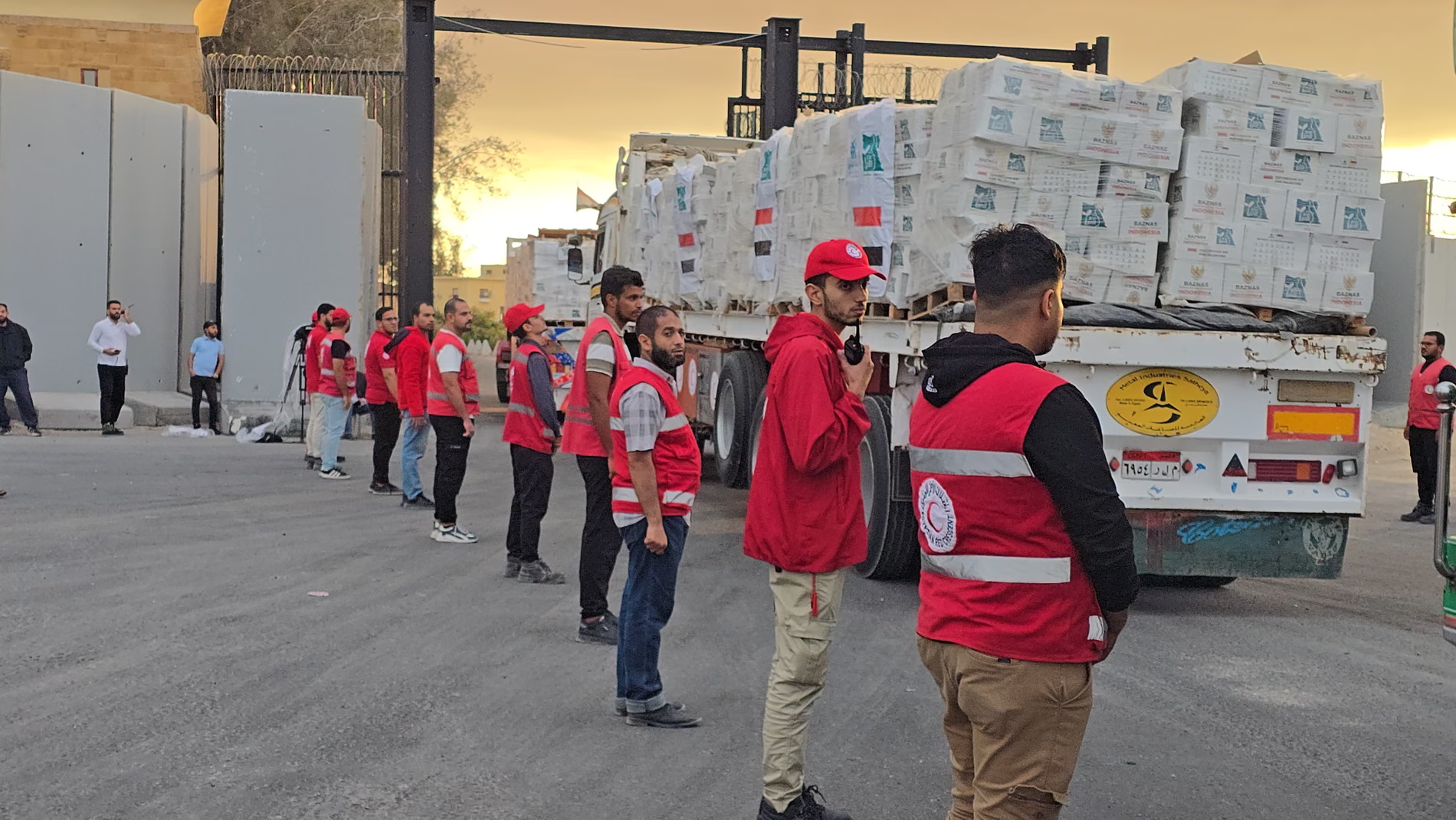 از بازگشت آوارگان فلسطینی تا ورود کامیون های حامل کمکها؛ در غزه بعد از آتش بس چه خبر است؟ از بازگشت آوارگان فلسطینی تا ورود کامیون های حامل کمکها؛ در غزه بعد از آتش بس چه خبر است؟