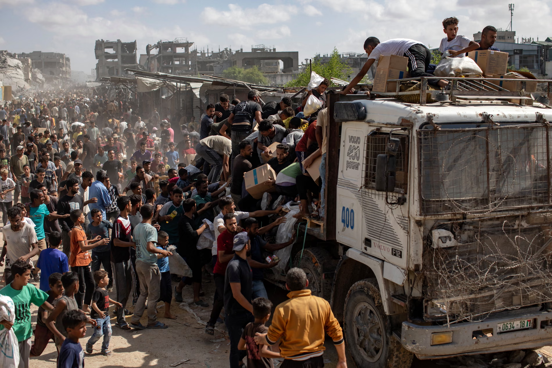 از بازگشت آوارگان فلسطینی تا ورود کامیون های حامل کمکها؛ در غزه بعد از آتش بس چه خبر است؟ از بازگشت آوارگان فلسطینی تا ورود کامیون های حامل کمکها؛ در غزه بعد از آتش بس چه خبر است؟