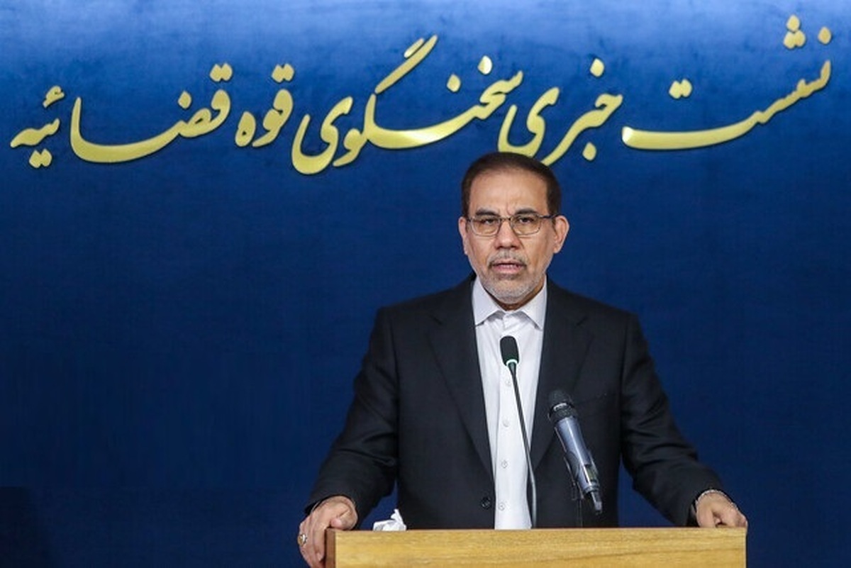 قوانین مربوط به حجاب به قوت خود باقی هستند