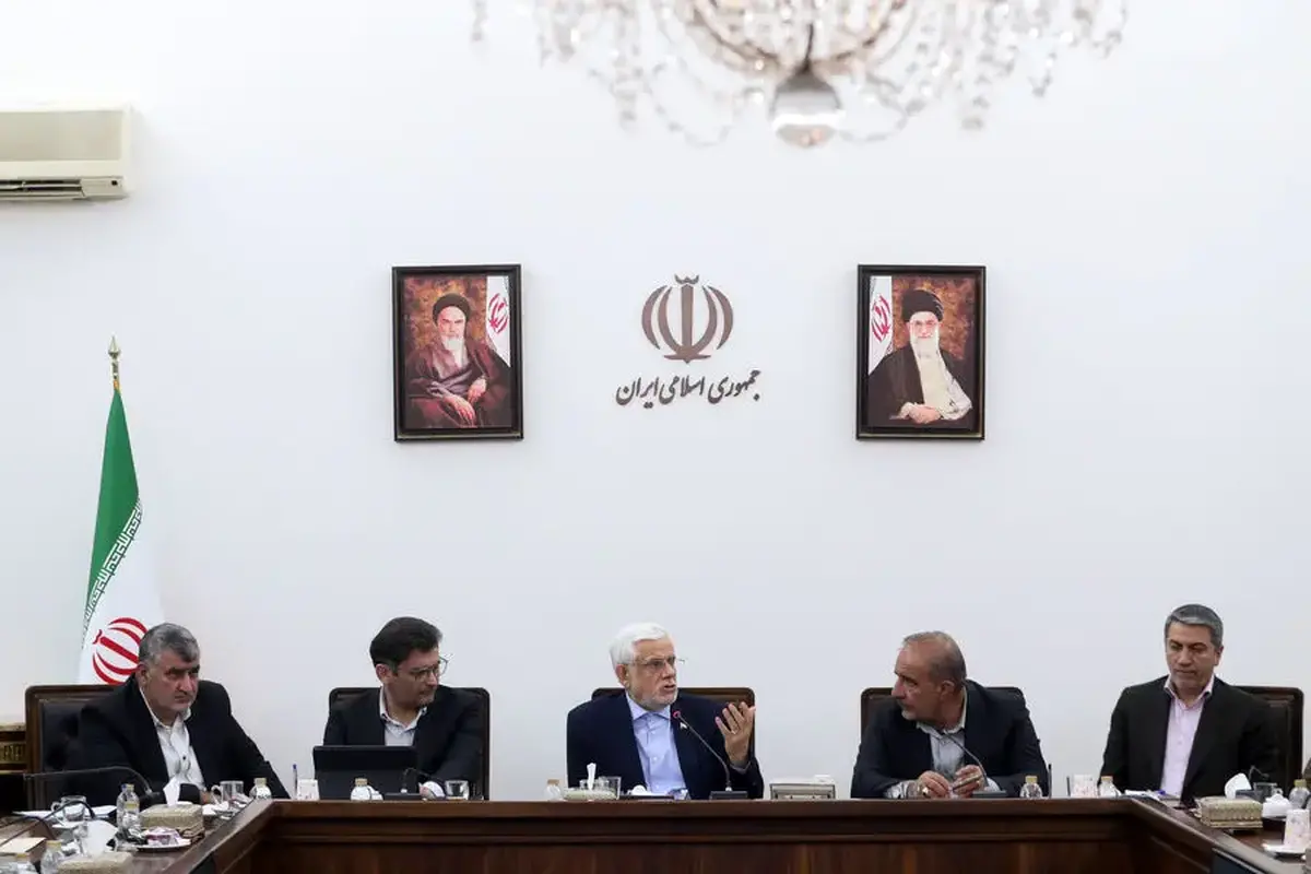 عارف: اگر تشکیلات دولت محدود نشود کل بودجه صرف پرداخت حقوق می‌شود