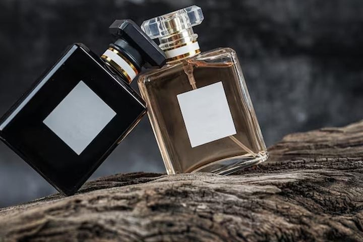 راهنمای انتخاب بهترین عطر مردانه برای پاییز و زمستان