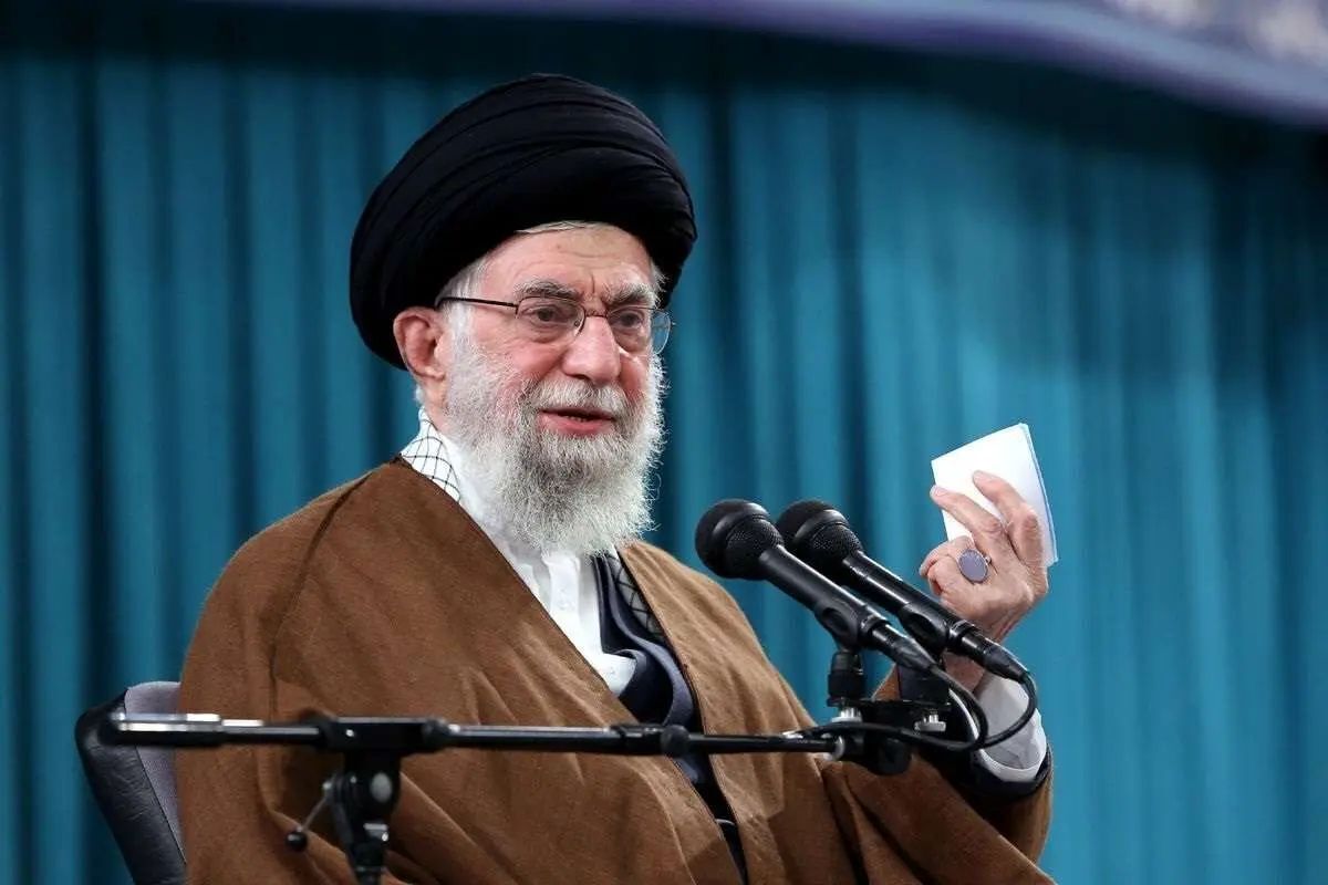 رهبر انقلاب: رئیس‌جمهور آمریکا افتخار می‌کند که صنعت هسته‌ای ایران را از بین برده‌ایم؛ به همین خیال باش! | موشک‌های ایرانی آماده‌اند