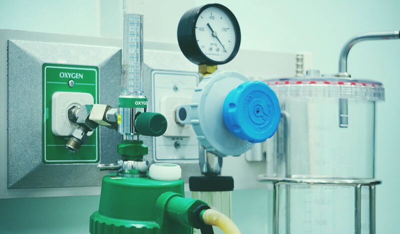 گازهای طبی بیمارستانی چطور به بیماران میرسند؟ گازهای طبی بیمارستانی چطور به بیماران میرسند؟