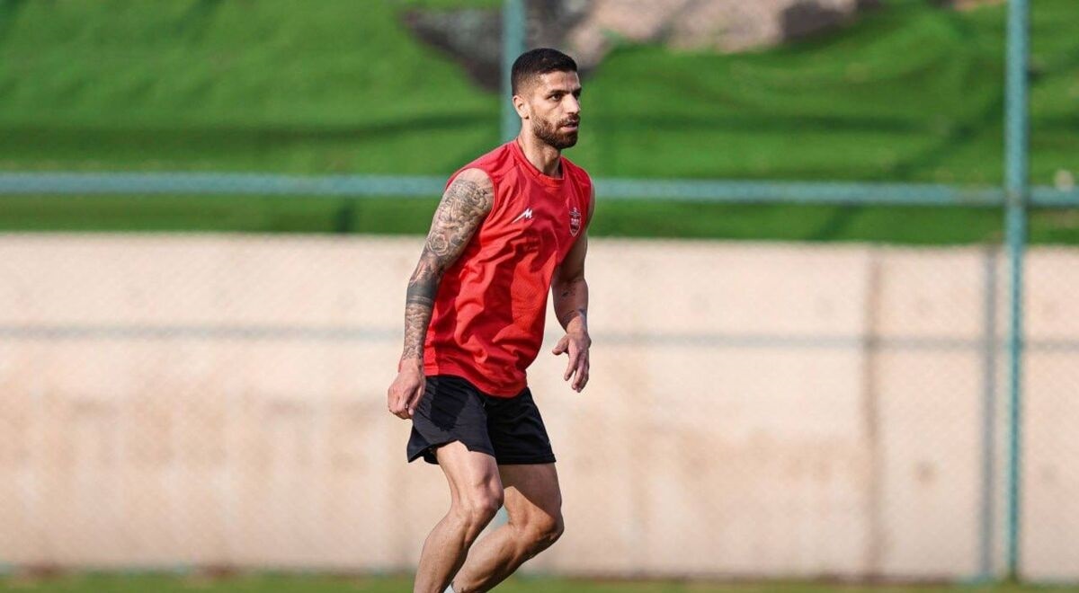 هافبک پرسپولیس از ترکیب اصلی دور شد!