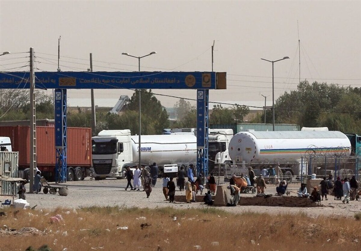 در پی قطع اینترنت افغانستان/ انتظار بیش از ۱۸۰۰ دستگاه کامیون