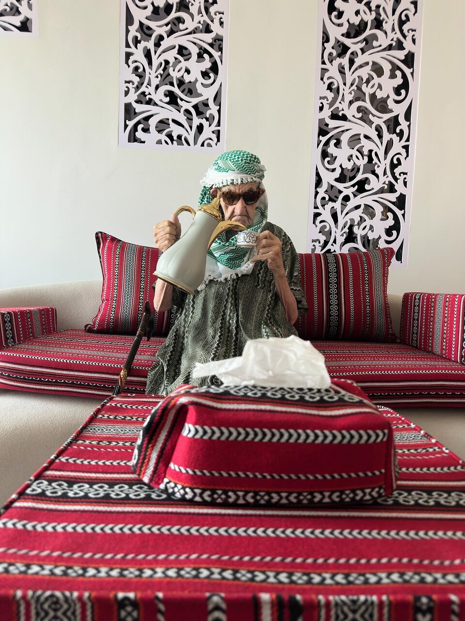 عکس/ ماجرای مهاجرت اردشیر کاظمی بازیگر مسن و محبوب سینمای ایران به دوبی